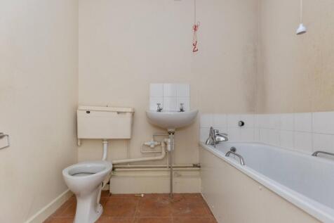 Verdon Court, Bishops Orchard, Farnham Royal, Slough SL2 3AB