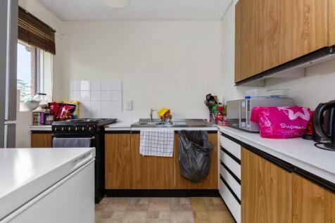 Verdon Court, Bishops Orchard, Farnham Royal, Slough SL2 3AB