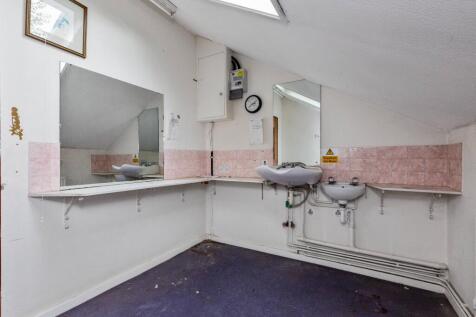 Verdon Court, Bishops Orchard, Farnham Royal, Slough SL2 3AB