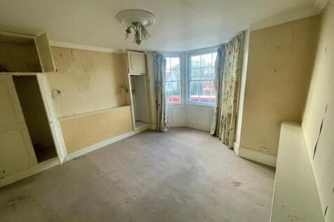 Woodgate, London Road, Epsom, Surrey, KT17 2BB