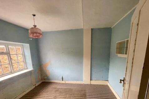 Woodgate, London Road, Epsom, Surrey, KT17 2BB