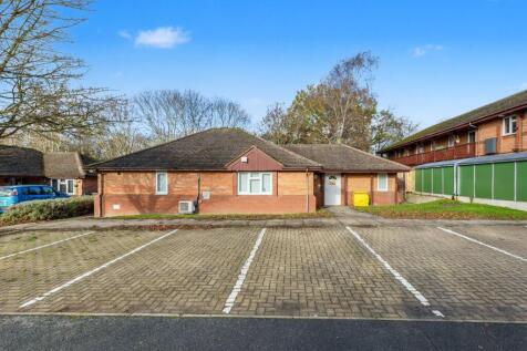 4 Woodhouse Court, Stantonbury, Milton Keynes MK14 6GB
