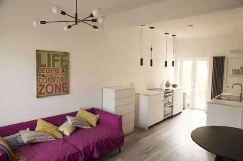 21 Oldfield Road, Hampton, TW12 2AD