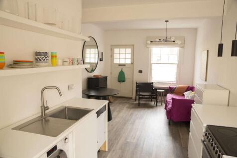 21 Oldfield Road, Hampton, TW12 2AD