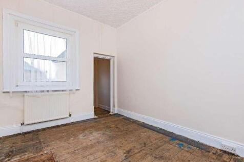 21 Oldfield Road, Hampton, TW12 2AD