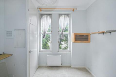 Flat B, 79 Hereford Road, Notting Hill, London W2 5BB