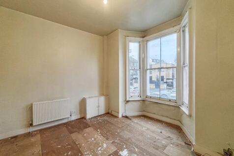 4B Askew Road, London W12 9BH