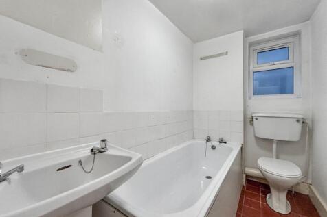 4B Askew Road, London W12 9BH