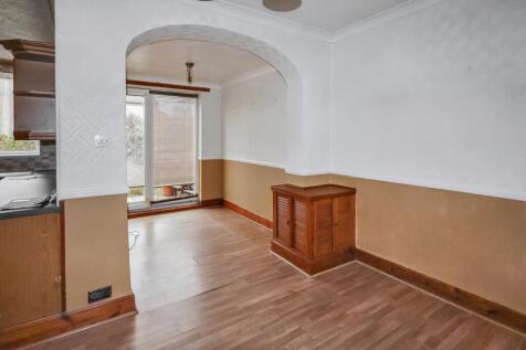 100 Barnsley Road, Darfield, Barnsley S73 9DD