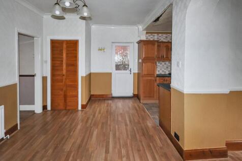 100 Barnsley Road, Darfield, Barnsley S73 9DD