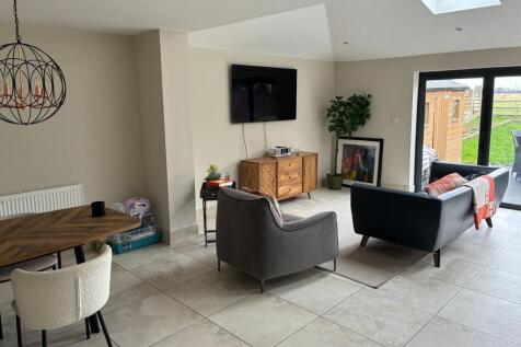 22 Villiers Crescent, Eccleston, St Helens, WA10 5HW