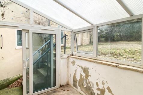 Henley Court Stables, Henley Lane, Box, Wiltshire SN13 8BX