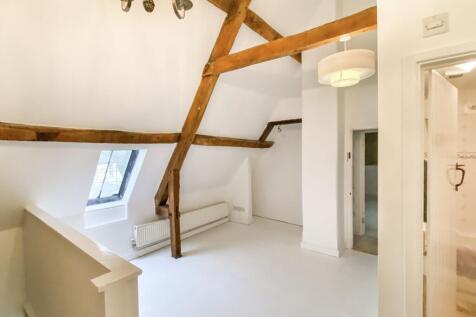 Henley Court Stables, Henley Lane, Box, Wiltshire SN13 8BX