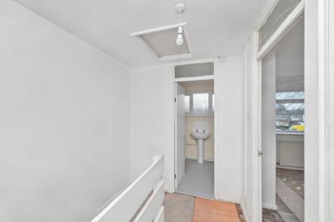 24 Milton Dene, Hemel Hempstead, HP2 7PE