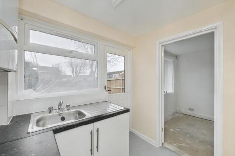 24 Milton Dene, Hemel Hempstead, HP2 7PE