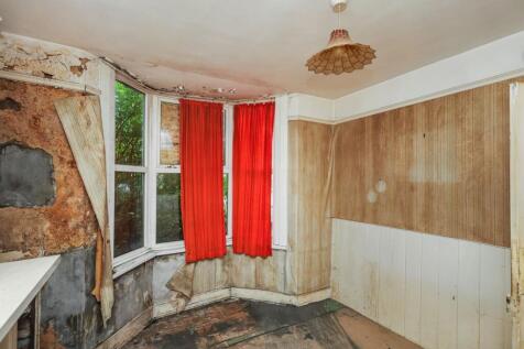 6 Tramway Avenue, Edmonton, N9 8PE