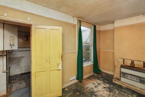 6 Tramway Avenue, Edmonton, N9 8PE