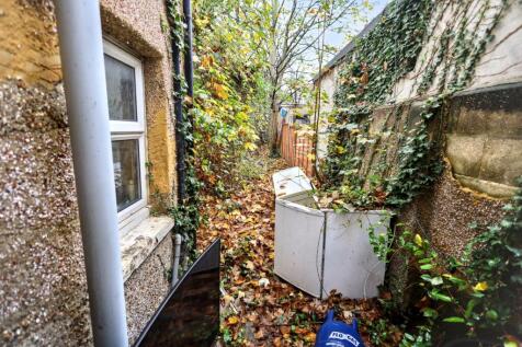 6 Tramway Avenue, Edmonton, N9 8PE