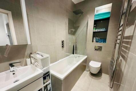 Flat 14, 5 Bath Road, Slough, Berkshire, SL1 3FX