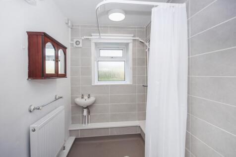 77 Harris Crescent, Needingworth, St. Ives, Cambridgeshire PE27 4TE