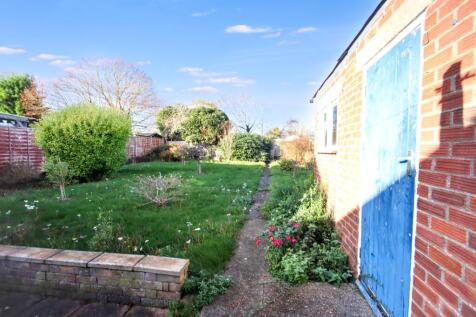 77 Harris Crescent, Needingworth, St. Ives, Cambridgeshire PE27 4TE