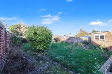 77 Harris Crescent, Needingworth, St. Ives, Cambridgeshire PE27 4TE