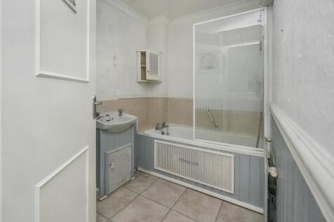 94 The Hove, Murdishaw, Runcorn, Cheshire, WA7 6EE