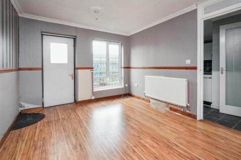 94 The Hove, Murdishaw, Runcorn, Cheshire, WA7 6EE