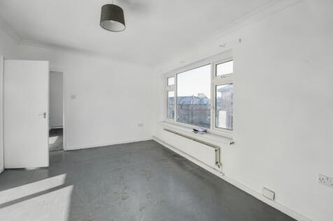 6 Russell Court, St. Neots, Cambridgeshire PE19 1AZ