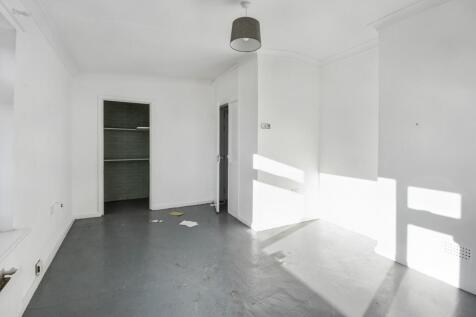 6 Russell Court, St. Neots, Cambridgeshire PE19 1AZ