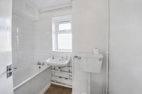 6 Russell Court, St. Neots, Cambridgeshire PE19 1AZ