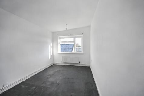 6 Russell Court, St. Neots, Cambridgeshire PE19 1AZ