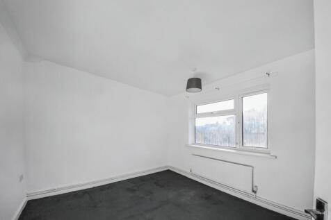 6 Russell Court, St. Neots, Cambridgeshire PE19 1AZ