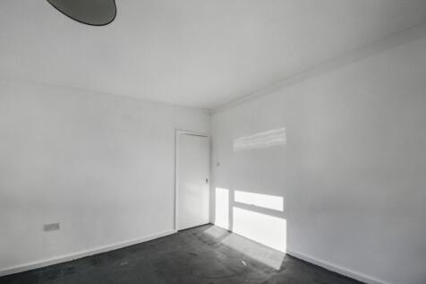 6 Russell Court, St. Neots, Cambridgeshire PE19 1AZ