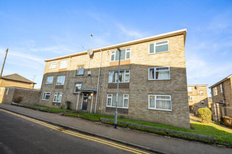 6 Russell Court, St. Neots, Cambridgeshire PE19 1AZ