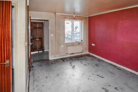 4 Hebble Brook Close, Mixenden, Halifax, HX2 8UJ