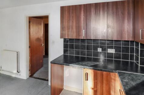 4 Hebble Brook Close, Mixenden, Halifax, HX2 8UJ