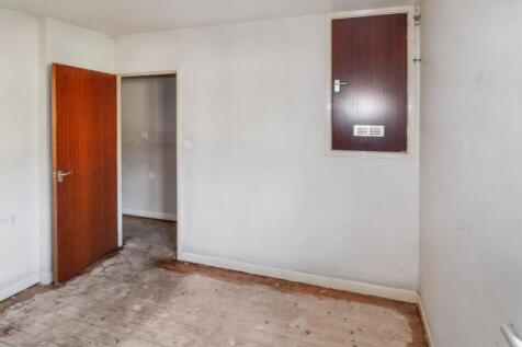 4 Hebble Brook Close, Mixenden, Halifax, HX2 8UJ