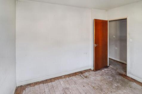 4 Hebble Brook Close, Mixenden, Halifax, HX2 8UJ