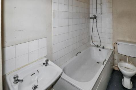 4 Hebble Brook Close, Mixenden, Halifax, HX2 8UJ