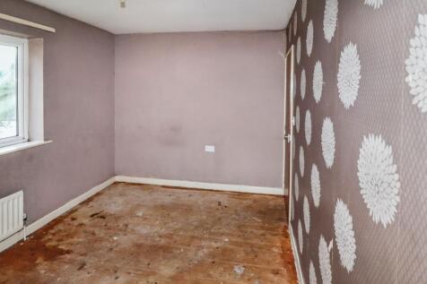 4 Hebble Brook Close, Mixenden, Halifax, HX2 8UJ