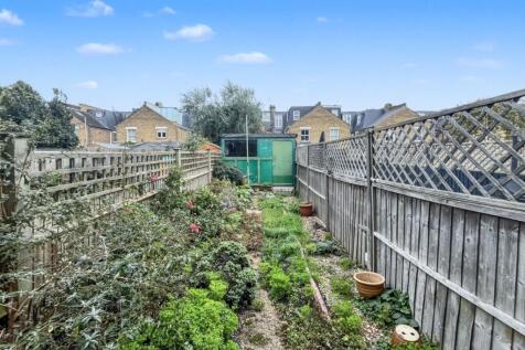 102 Swaby Road, Earlsfield, London SW18 3QZ