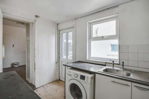 5 Oxford Road, Edmonton, London N9 0LY