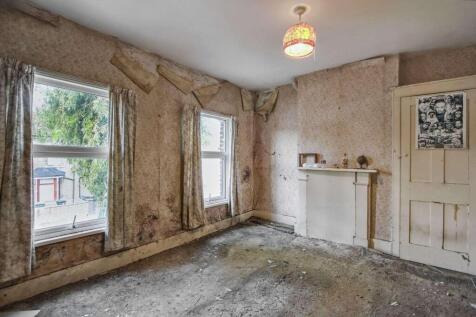 5 Oxford Road, Edmonton, London N9 0LY