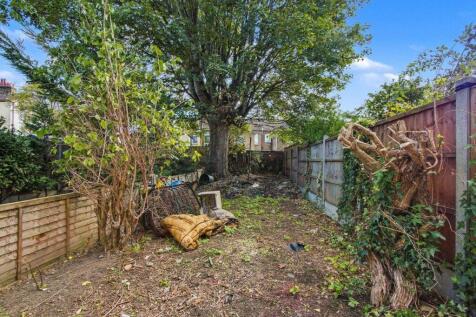 5 Oxford Road, Edmonton, London N9 0LY