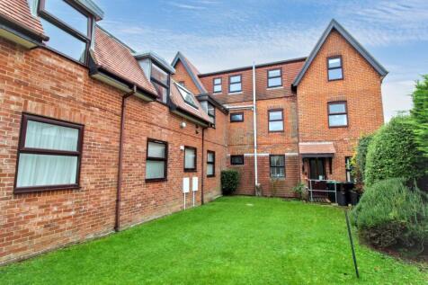 Flat 1, Greenlea, Keyhaven Road, Lymington, SO41 0QX