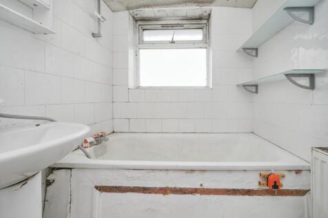 15 Monarch Close, Feltham TW14 8BB