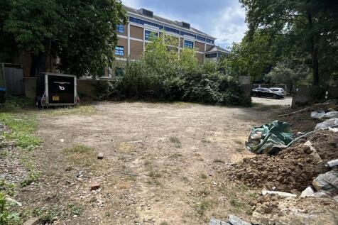 Land on the south side of 4 Oaklea Passage, Kingston Upon Thames KT1 2AJ