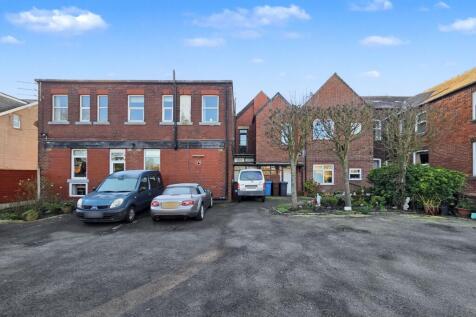 Flat 14 Jubilee Cottages 143-145 St. Andrews Road South Lytham St. Annes Lancashire, FY8 1YB