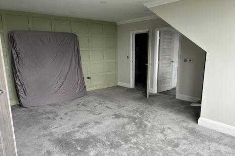 The Beeches, 26 Whalley Road, Wilpshire, Blackburn, BB1 9JT